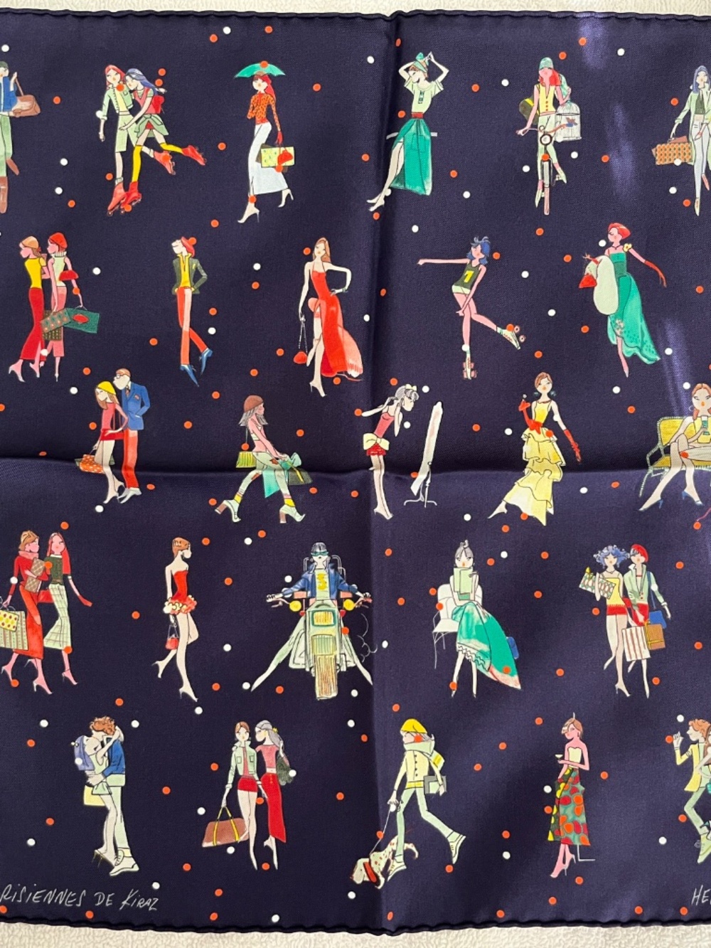 VINTAGE Hermes "Les Parisiennes De Kiraz" 100% Silk Pochette gavroche - Picture 2 of 10